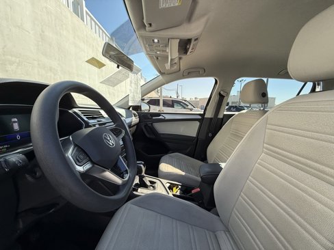 Used 2022 Volkswagen Tiguan S image 5