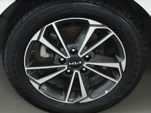 Used 2023 Kia Forte LXS image 12