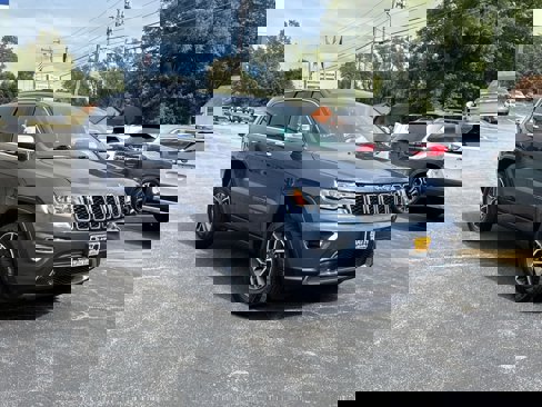 Used 2021 Jeep Grand Cherokee Limited w/ Trailer Tow Group IV image 3