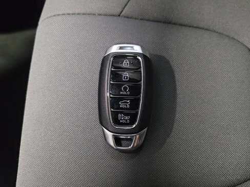 Used 2023 Hyundai Elantra SEL image 32