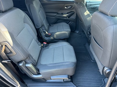 Used 2020 Chevrolet Traverse LT image 16