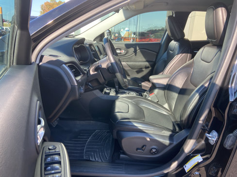 Used 2020 Jeep Cherokee Latitude Plus image 14
