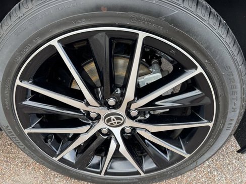 Used 2022 Toyota Camry SE image 32