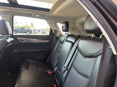 Used 2017 Cadillac XT5 Luxury image 26