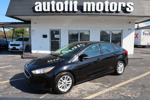 Used 2017 Ford Focus SE image 1