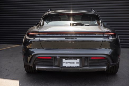 Certified 2022 Porsche Taycan 4 Cross Turismo image 8