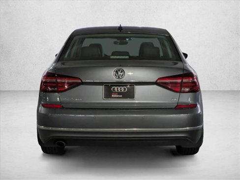 Used 2017 Volkswagen Passat 1.8T SEL Premium image 7