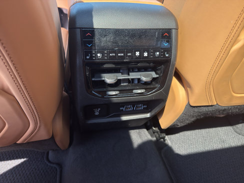 Used 2022 Jeep Grand Cherokee Summit image 7