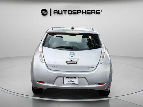 Used 2016 Nissan Leaf SL w/ Premium Package image 8