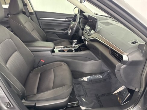 Used 2023 Nissan Altima 2.5 SV w/ SV Premium Package image 23