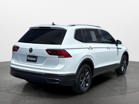 Used 2022 Volkswagen Tiguan SE image 5