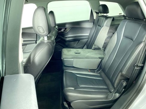 Used 2018 Audi Q7 3.0T Premium Plus w/ Premium Plus Package image 24