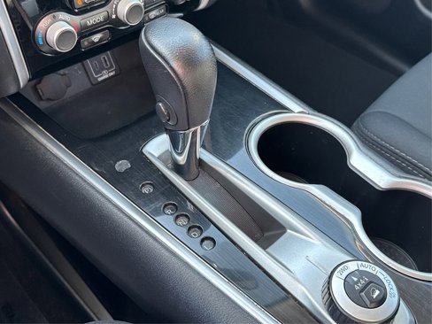 Used 2019 Nissan Pathfinder SV image 33