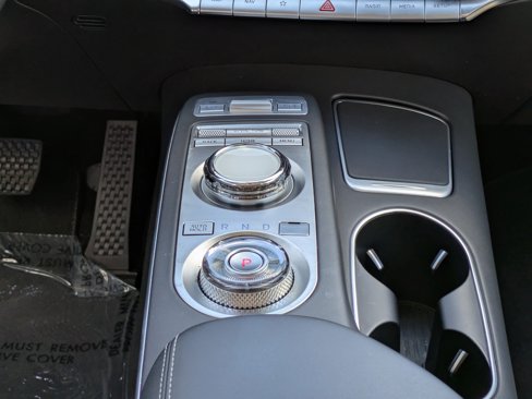 Certified 2024 Genesis GV70 2.5T image 15