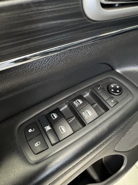 Used 2021 Jeep Grand Cherokee Limited w/ Trailer Tow Group IV image 13