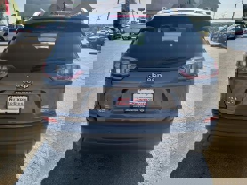 Used 2020 Jeep Cherokee Latitude Plus w/ Cold Weather Group image 6