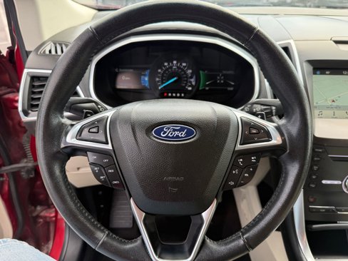 Used 2018 Ford Edge Titanium w/ Technology Package image 18