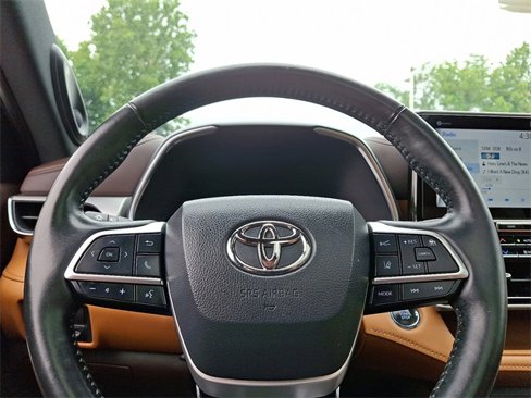 Used 2022 Toyota Highlander Platinum image 20