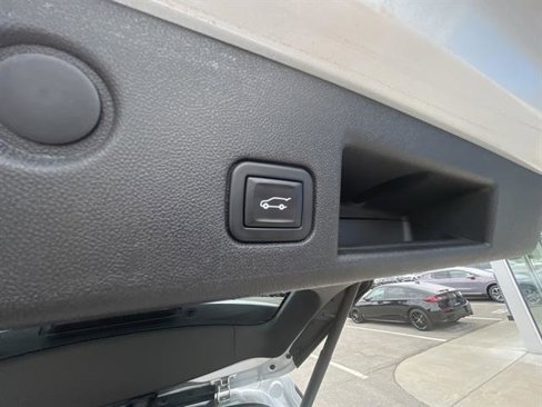 Certified 2020 Chevrolet Equinox LT w/ Driver Convenience Package image 36