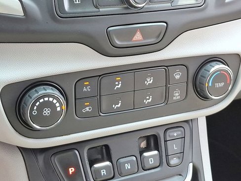 Used 2019 GMC Terrain SLE image 18