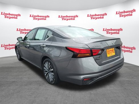 Used 2024 Nissan Altima 2.5 SV image 26