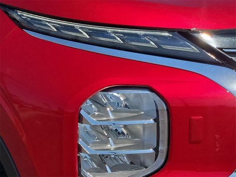 Used 2024 Mitsubishi Outlander SE image 8