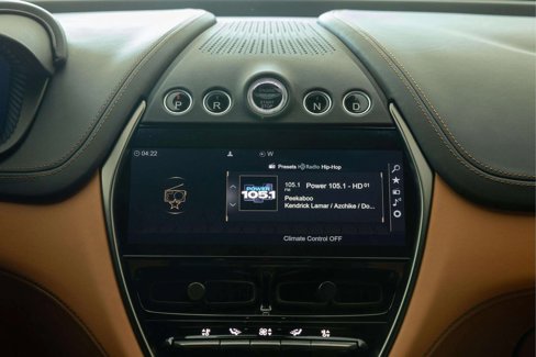 Used 2022 Aston Martin DBX image 18