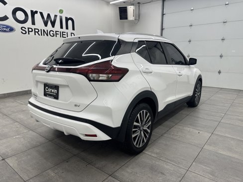 Used 2021 Nissan Kicks SV image 4