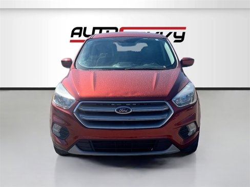 Used 2019 Ford Escape SE image 2