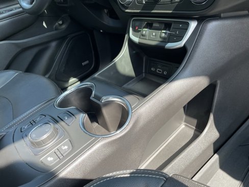 Used 2022 GMC Terrain SLT w/ Infotainment Package II image 31