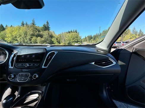 Certified 2020 Chevrolet Malibu LT image 28