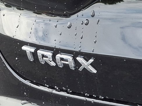 New 2025 Chevrolet Trax LT image 11