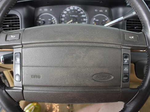 Used 1995 Ford Crown Victoria LX image 10