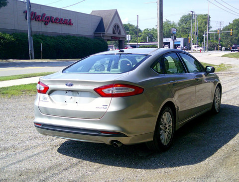 Used 2015 Ford Fusion SE image 4