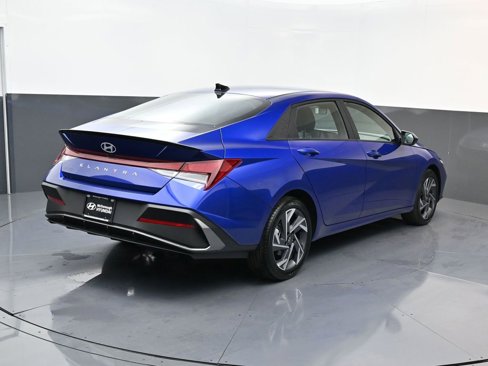 Certified 2025 Hyundai Elantra Sport image 4