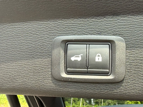 Used 2022 Mitsubishi Outlander SEL image 11