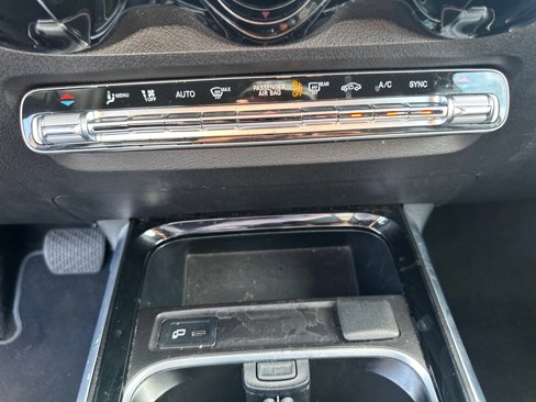 Used 2023 Mercedes-Benz GLB 250 4MATIC image 16