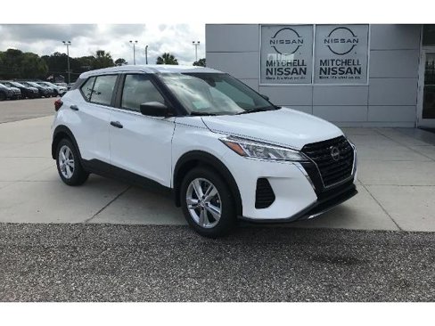 Certified 2025 Nissan Kicks Play S image 1