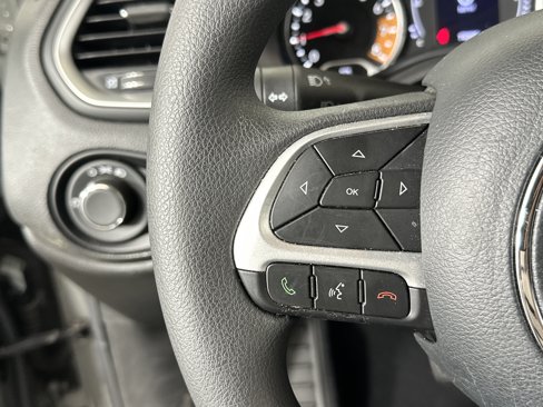 Used 2021 Jeep Renegade Sport image 29