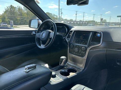 Used 2016 Jeep Grand Cherokee Limited image 9