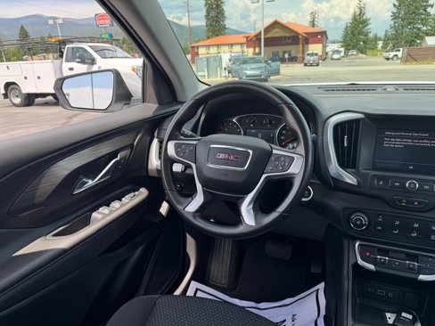 Used 2024 GMC Terrain SLE image 20