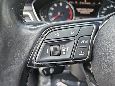 Used 2017 Audi A4 2.0T Premium image 31