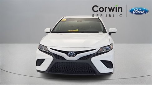 Used 2020 Toyota Camry SE image 2