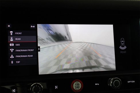 Certified 2025 Porsche Macan Turbo image 17