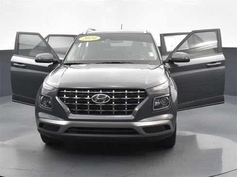 Certified 2024 Hyundai Venue SEL image 30