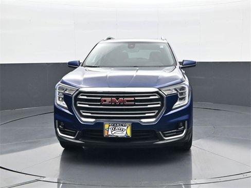 Used 2022 GMC Terrain SLT image 2