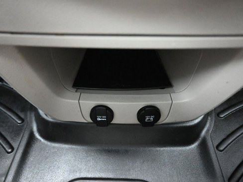 Used 2015 Chrysler Town & Country Touring-L w/ Driver Convenience Group image 23