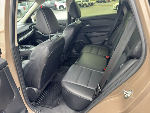 Used 2024 Nissan Rogue SV w/ SV Premium Package image 10
