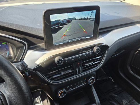 Used 2020 Ford Escape SE Sport image 10