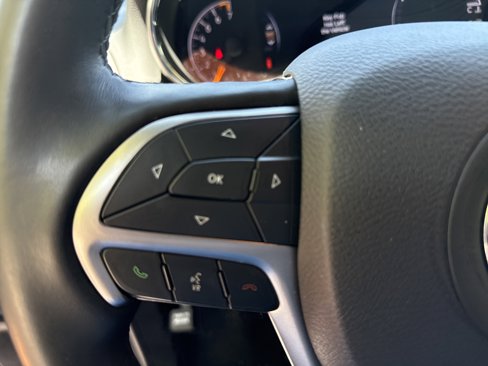 Used 2019 Jeep Grand Cherokee Limited w/ Luxury Group II image 24